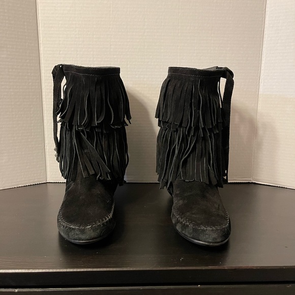 Juicy Couture womens black suede moccasin boots with fringe - Picture 2 of 5